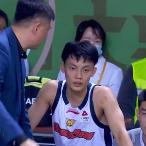 北京单场-张昊受伤后！广东队内线告急，杜锋狂练黄明依，朱芳雨拒绝王浩然